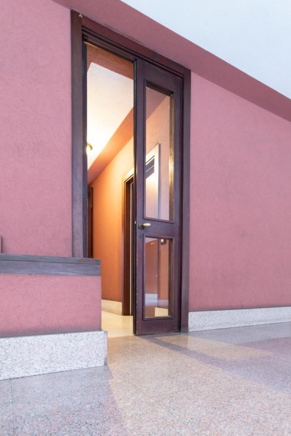 Stylish Loft Apartment มิลาน ภายนอก รูปภาพ